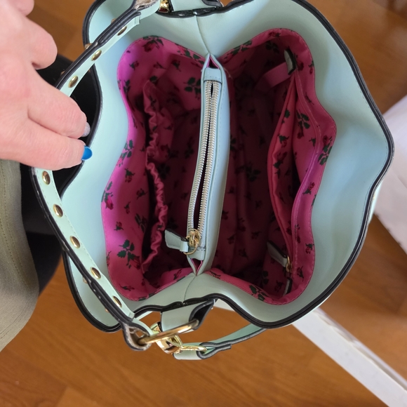 Betsey Johnson Mint Green Bow Studded Bucket Shoulder Bag - Picture 5 of 8